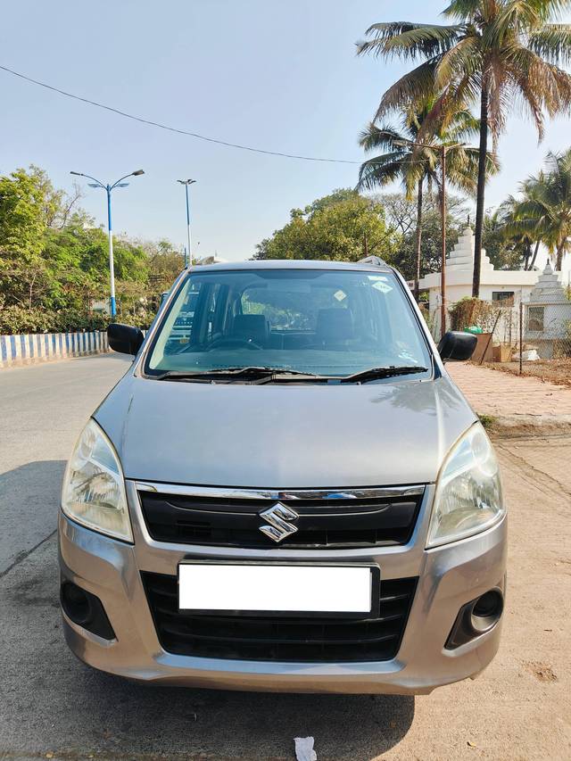 https://images10.gaadi.com/usedcar_image/4350427/original/processed_9e27044cd2e1b518b0e55b8961189dfd.jpg?imwidth=6400