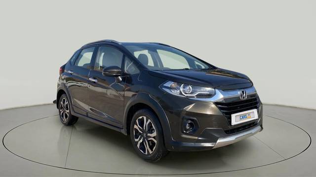 https://images10.gaadi.com/usedcar_image/4350518/original/72bf8e71419fd23d08a10f88877d31bc.jpg?imwidth=6400