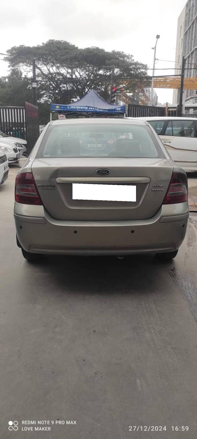 https://images10.gaadi.com/usedcar_image/4350528/original/processed_9b9b9c41b94ba329e98cebbe50afe659.jpg?imwidth=6400