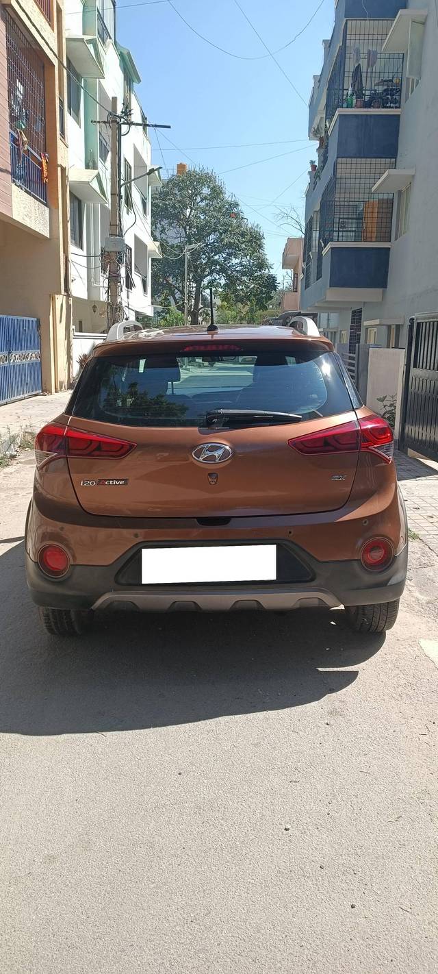 https://images10.gaadi.com/usedcar_image/4350530/original/processed_b9c3d508ec30a70ea4115562b705cec4.jpg?imwidth=6401