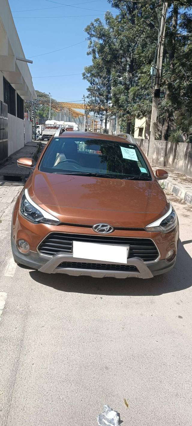 https://images10.gaadi.com/usedcar_image/4350530/original/processed_d839692db177090c6e4bc4ec9066487e.jpg?imwidth=6400