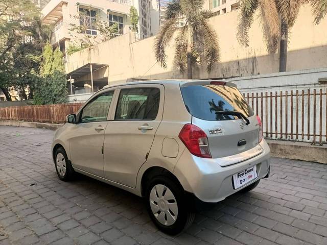 https://images10.gaadi.com/usedcar_image/4350547/original/processed_6fa72c2ba344b55e2231e7cf1de9ca81.jpg?imwidth=6402