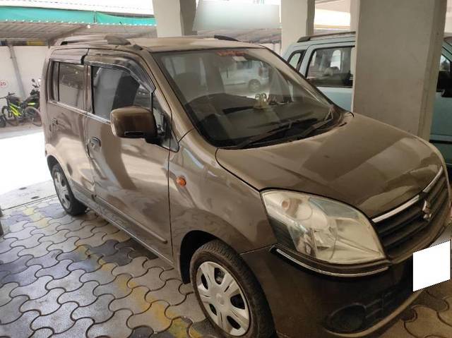 https://images10.gaadi.com/usedcar_image/4350561/original/processed_ee203ac1-d13a-436d-9b19-f00cc8c855c3.jpg?imwidth=6400