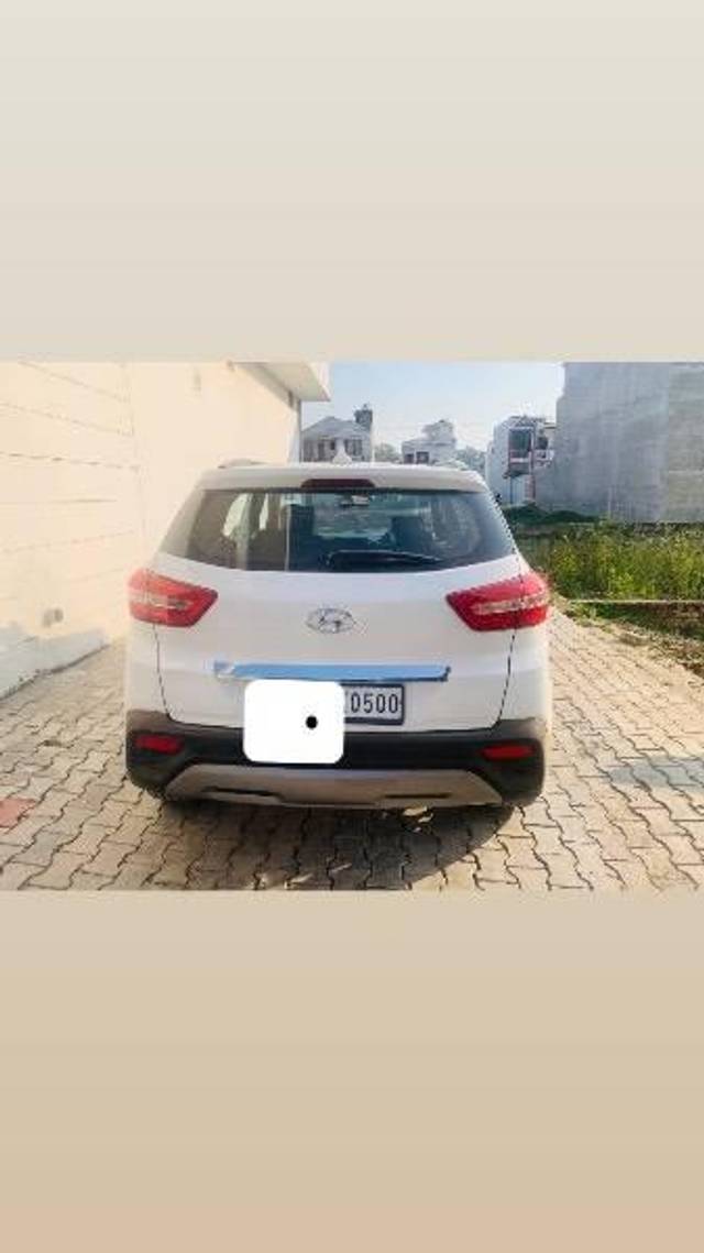 https://images10.gaadi.com/usedcar_image/4350563/original/processed_6ee0a30e-d196-4edc-8dbc-cb54910b432b.jpeg?imwidth=6402