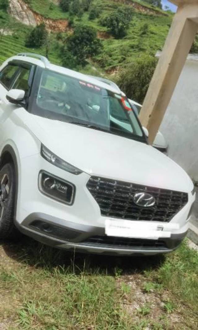 https://images10.gaadi.com/usedcar_image/4350582/original/processed_55ffe24a-b09c-4a72-b5fb-58e9ac7ea943.jpg?imwidth=6400