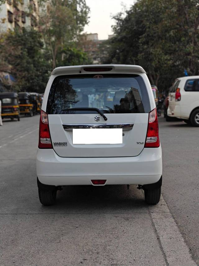 https://images10.gaadi.com/usedcar_image/4350584/original/processed_32ef06288aea8bc3880456dcc9e67396.jpg?imwidth=6402