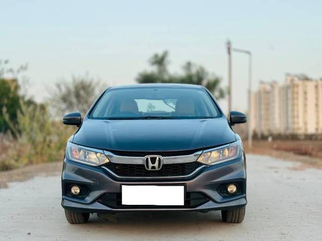 https://images10.gaadi.com/usedcar_image/4350592/original/processed_7ba3d904-8ff5-42d3-9b1c-b26965e49c9d.jpg?imwidth=6400