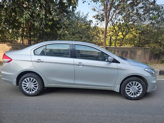 https://images10.gaadi.com/usedcar_image/4350598/original/processed_5d1ef27ff54772446a2f0580ae957a66.jpg?imwidth=6401