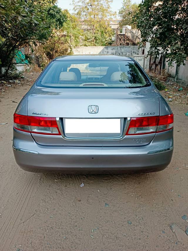 https://images10.gaadi.com/usedcar_image/4350602/original/processed_c244e9215f83b73ba5ad7de1c6232018.jpg?imwidth=6402