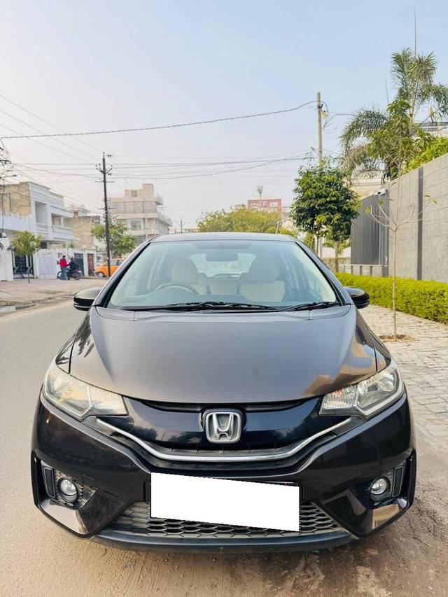 https://images10.gaadi.com/usedcar_image/4350618/original/processed_709fd0cc09d7d87d32915d72c2136f3a.jpeg?imwidth=6400