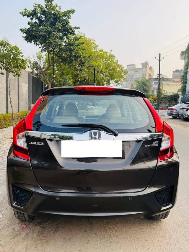 https://images10.gaadi.com/usedcar_image/4350618/original/processed_ec8cb5d99faacd086e222fcdb998487a.jpeg?imwidth=6402