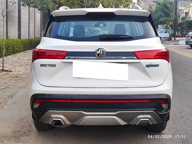 https://images10.gaadi.com/usedcar_image/4350629/original/processed_a2cbf2f1551d2f619e1b46e3415cc0a9.jpeg?imwidth=6401