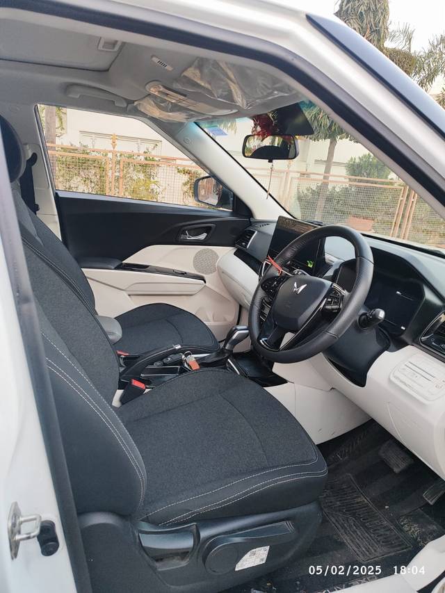 https://images10.gaadi.com/usedcar_image/4350645/original/79b43968606d75c37c07a06bc77f4d80.jpeg?imwidth=6402