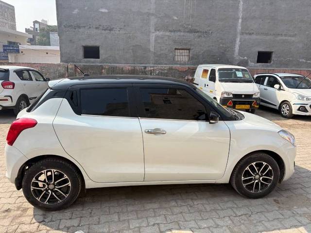 https://images10.gaadi.com/usedcar_image/4350664/original/a52cc5ec59a1cbe90dbf102755b813b4.jpeg?imwidth=6401