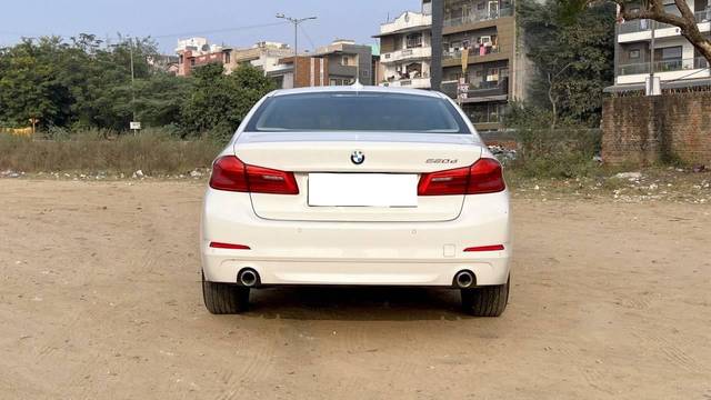 https://images10.gaadi.com/usedcar_image/4350761/original/processed_d05626a0b9fb467bd437f6d70e7e0217.jpg?imwidth=6402