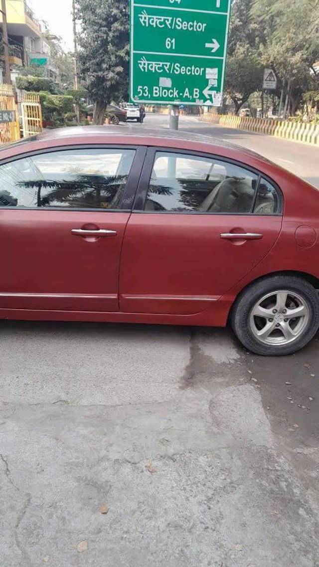 https://images10.gaadi.com/usedcar_image/4350834/original/341ded55a55910c579799bacd9708835.jpg?imwidth=6402