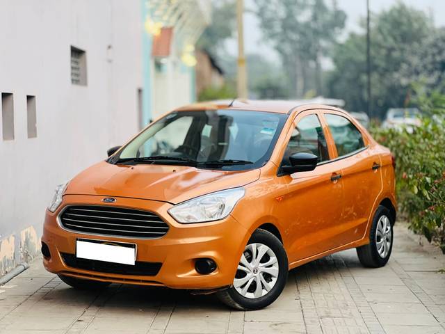 https://images10.gaadi.com/usedcar_image/4350842/original/processed_1a16b453b66305c81fd717b5bd198f57.jpg?imwidth=6402