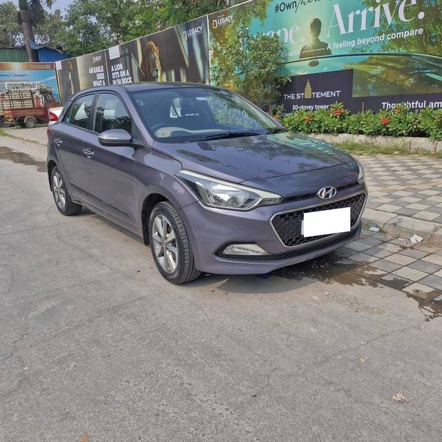 https://images10.gaadi.com/usedcar_image/4350861/original/processed_50f837b5b070ff2274df2ea2c1b4c941.jpg?imwidth=6400