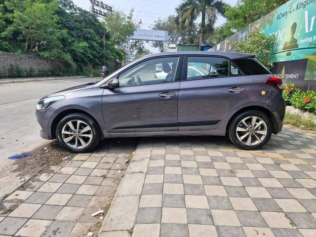 https://images10.gaadi.com/usedcar_image/4350861/original/processed_df6ffe3ec12483a9961cc54d15295371.jpg?imwidth=6402