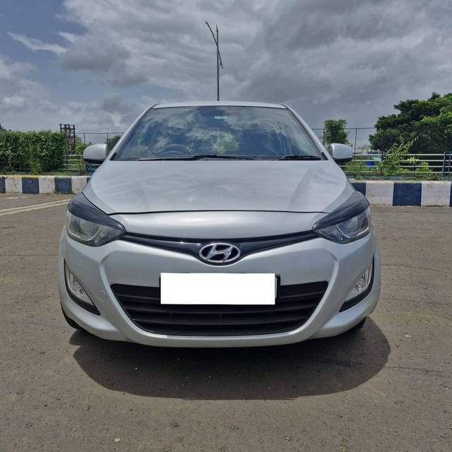 https://images10.gaadi.com/usedcar_image/4350877/original/processed_cbfe3ddadd0a22f213492079d94a0bab.jpg?imwidth=6400