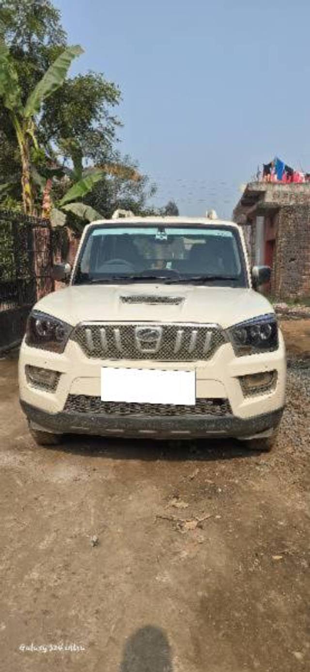 https://images10.gaadi.com/usedcar_image/4350908/original/processed_5449e548-7d08-40b9-8dec-7fdae5002573.jpg?imwidth=6400