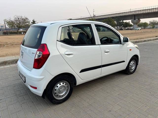 https://images10.gaadi.com/usedcar_image/4350912/original/processed_processed_8e8464b63bf106b7b37b8b2dcbe99f24.jpg?imwidth=6402