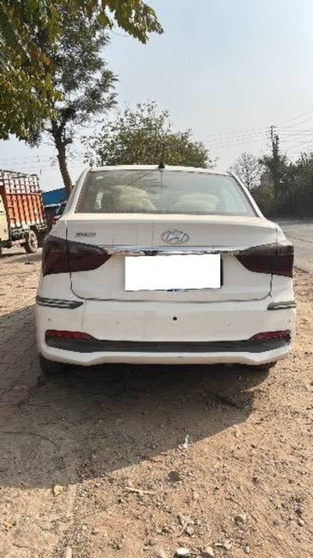 https://images10.gaadi.com/usedcar_image/4350932/original/processed_9b62818e-778a-4bb7-ad3a-54808bd3b19b.jpeg?imwidth=6401