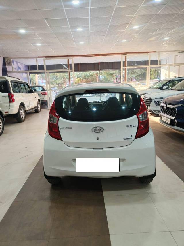 https://images10.gaadi.com/usedcar_image/4350935/original/processed_9ea2868d53f0d94d9fb413d191f1d6da.jpg?imwidth=6402