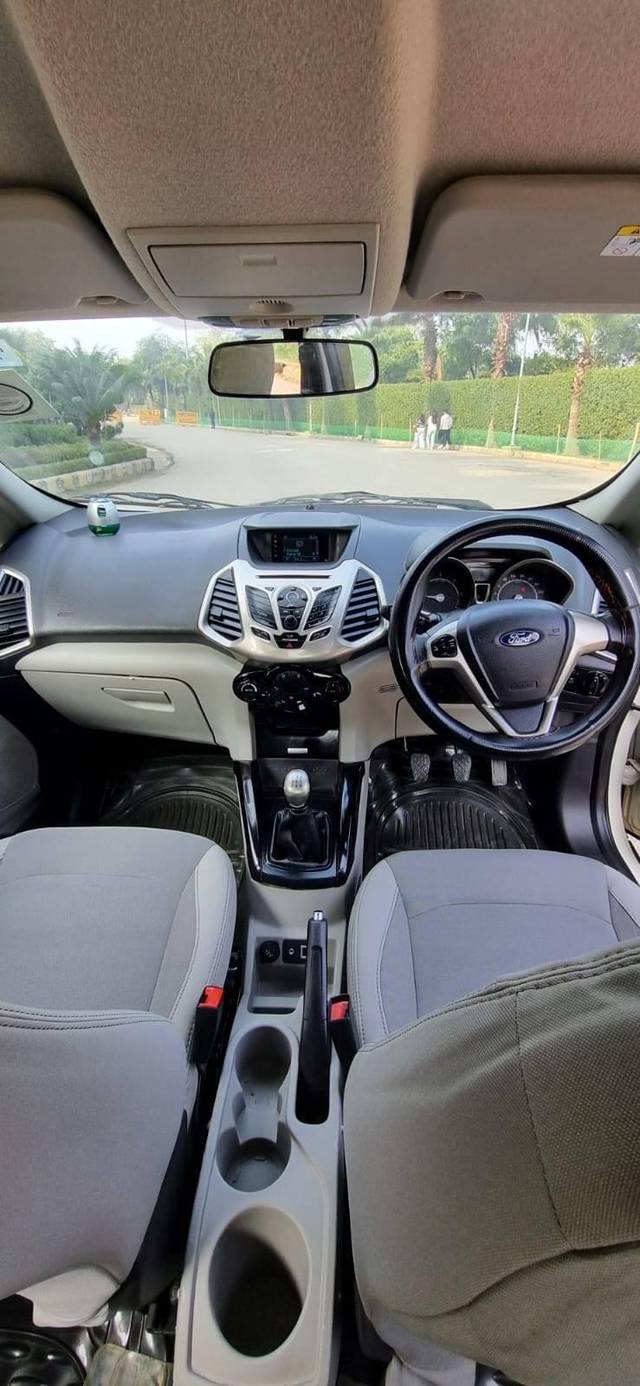 https://images10.gaadi.com/usedcar_image/4350946/original/processed_7ed21a5322ea10d1583cfe5160c79532.jpg?imwidth=6402