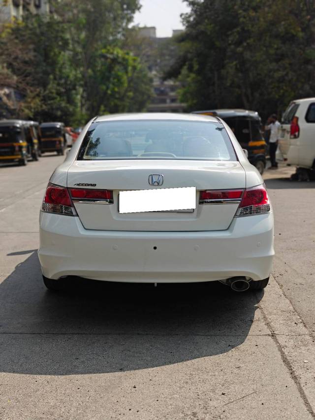 https://images10.gaadi.com/usedcar_image/4350957/original/processed_388cc5ce8018f146c7f7cfba4b008713.jpg?imwidth=6402