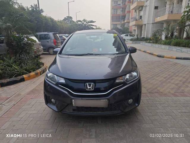 https://images10.gaadi.com/usedcar_image/4350967/original/6a06f73d45fcf9789529cf28b9fbfb5b.jpeg?imwidth=6402