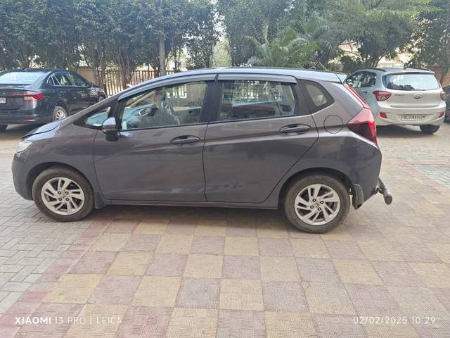 https://images10.gaadi.com/usedcar_image/4350967/original/7bca0ee64756d83ee61958a9dd40a24c.jpeg?imwidth=6401