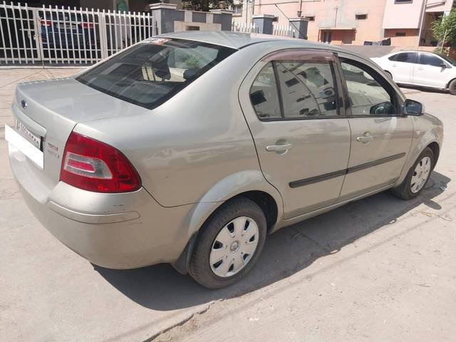 https://images10.gaadi.com/usedcar_image/4351010/original/processed_efea87850e1fad274da03ddfd79365e7.jpg?imwidth=6402