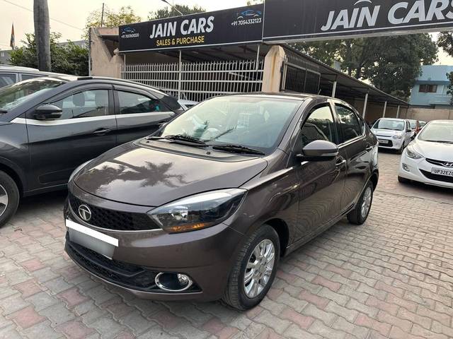 https://images10.gaadi.com/usedcar_image/4351017/original/processed_b2ed6e167814358f9aa6cda8326919da.jpg?imwidth=6400