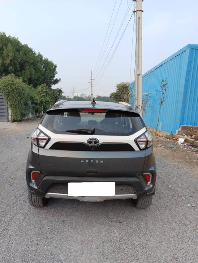 https://images10.gaadi.com/usedcar_image/4351065/original/processed_05aa00e8a67cb1a087b19f74c47b55ee.jpg?imwidth=6402