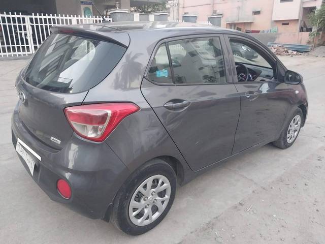 https://images10.gaadi.com/usedcar_image/4351093/original/processed_468c1b096f75fdb1f61d5f0357bc3961.jpg?imwidth=6402