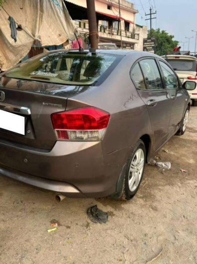 https://images10.gaadi.com/usedcar_image/4351131/original/processed_5c24a88e-90b7-4678-b469-0b9d3cb89f7d.jpg?imwidth=6402