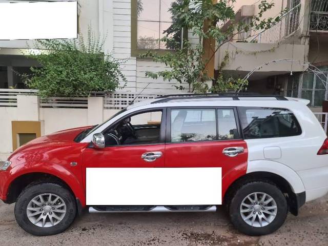 https://images10.gaadi.com/usedcar_image/4351137/original/processed_6b078b53-6378-4bbc-927f-7aacd1735789.jpg?imwidth=6400