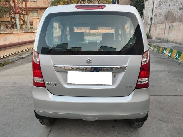 https://images10.gaadi.com/usedcar_image/4351255/original/processed_10f9ba7b0f291afe321cb43f980b3a75.jpg?imwidth=6402