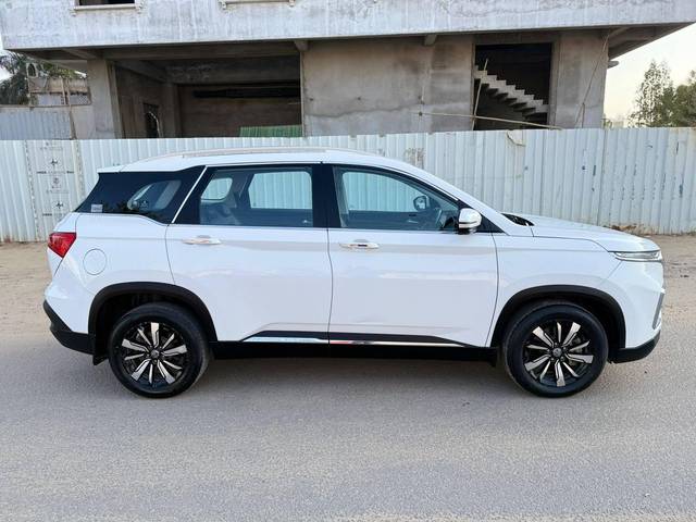 https://images10.gaadi.com/usedcar_image/4351269/original/processed_67be255680aea1ff1073884658cd07a4.jpg?imwidth=6400