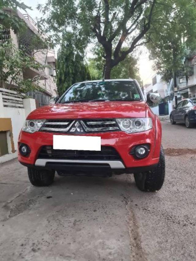 https://images10.gaadi.com/usedcar_image/4351288/original/processed_006e58bf-9080-47f4-83a5-dfd8874bfe1d.jpg?imwidth=6400