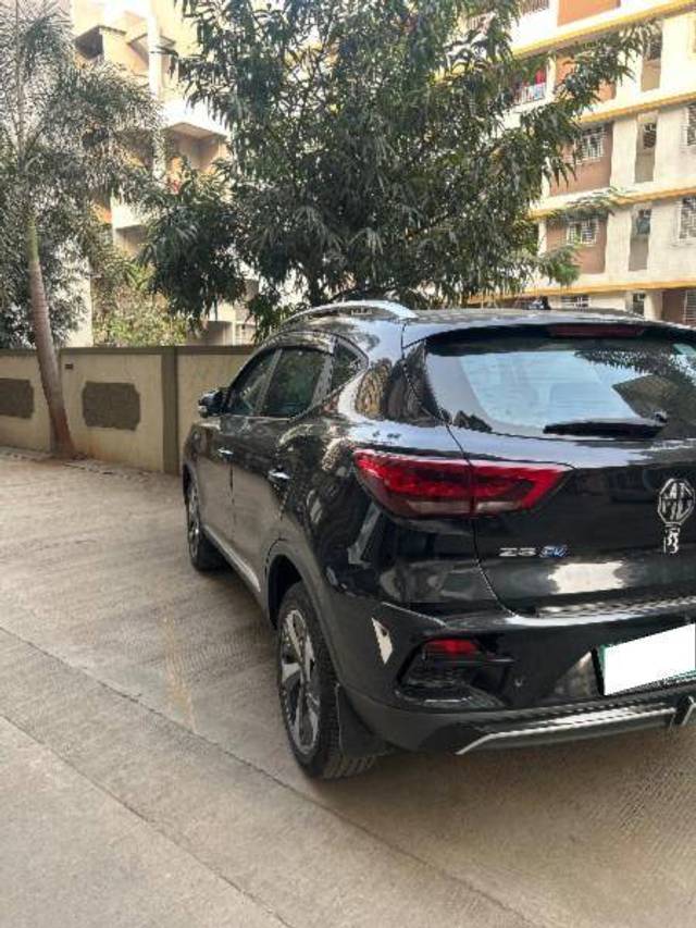 https://images10.gaadi.com/usedcar_image/4351292/original/258feb1d3ee3121be666ef0422e15062.jpeg?imwidth=6400