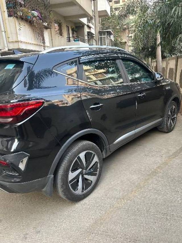 https://images10.gaadi.com/usedcar_image/4351292/original/976ce631022fa50735964664537917e4.jpeg?imwidth=6402