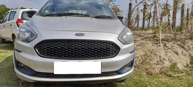 https://images10.gaadi.com/usedcar_image/4351371/original/processed_6af529f8-de2f-4ce1-bac7-08af784bc9fd.jpg?imwidth=6400