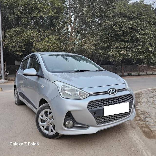 https://images10.gaadi.com/usedcar_image/4351398/original/processed_723cba1f57fe129b94981085926f00bb.jpg?imwidth=6400