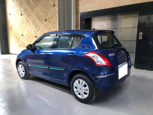 https://images10.gaadi.com/usedcar_image/4351427/original/processed_37ef09dbb4e10f207ada8966d738b7a1.jpg?imwidth=6402