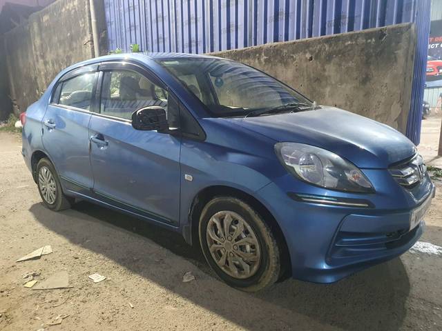 https://images10.gaadi.com/usedcar_image/4351572/original/processed_81d1ae85111676bd3895b7a01507e62f.jpg?imwidth=6400