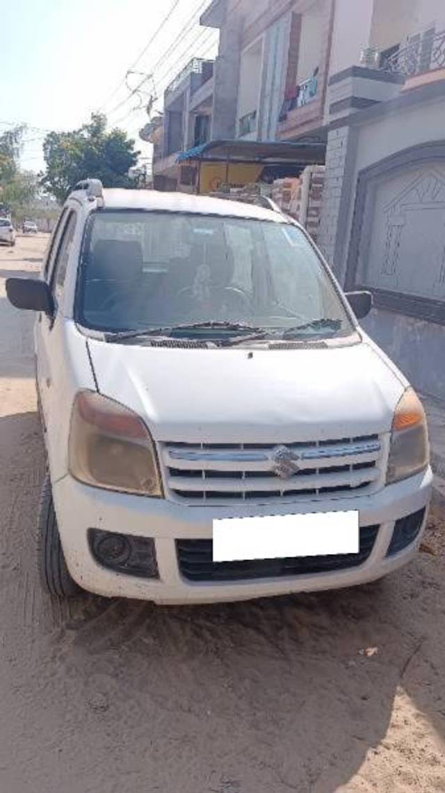 https://images10.gaadi.com/usedcar_image/4351668/original/processed_6e0e54de-40ff-4a35-88ce-dd9dfc575af8.jpg?imwidth=6400