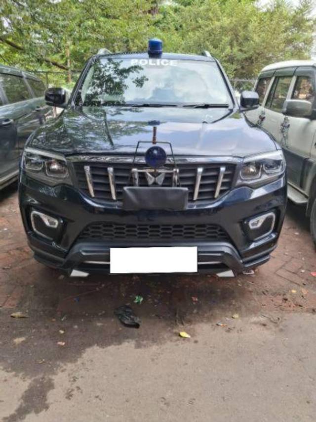 https://images10.gaadi.com/usedcar_image/4351856/original/a9929cfb4eb9ef1c70b2f76bbe16c58b.jpg?imwidth=6400