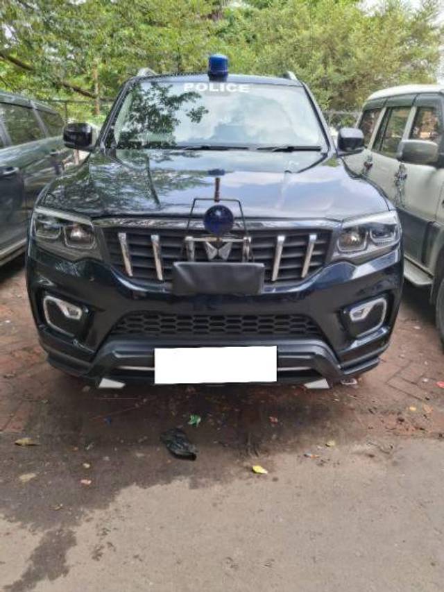 https://images10.gaadi.com/usedcar_image/4351856/original/ce48f5d7b2cc9ce166d9ac5f4d4bb98f.jpg?imwidth=6401